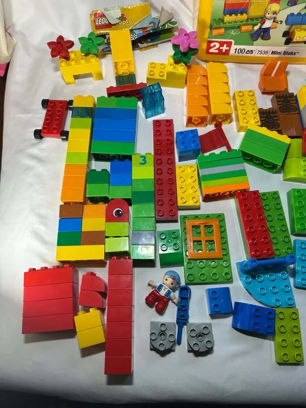 Assorted Mega Blocks multiple pieces see photos READ